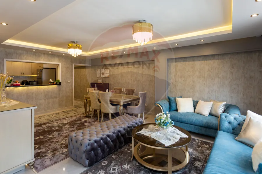 Apartment for sale 140 m Lauran (directly on the sea)