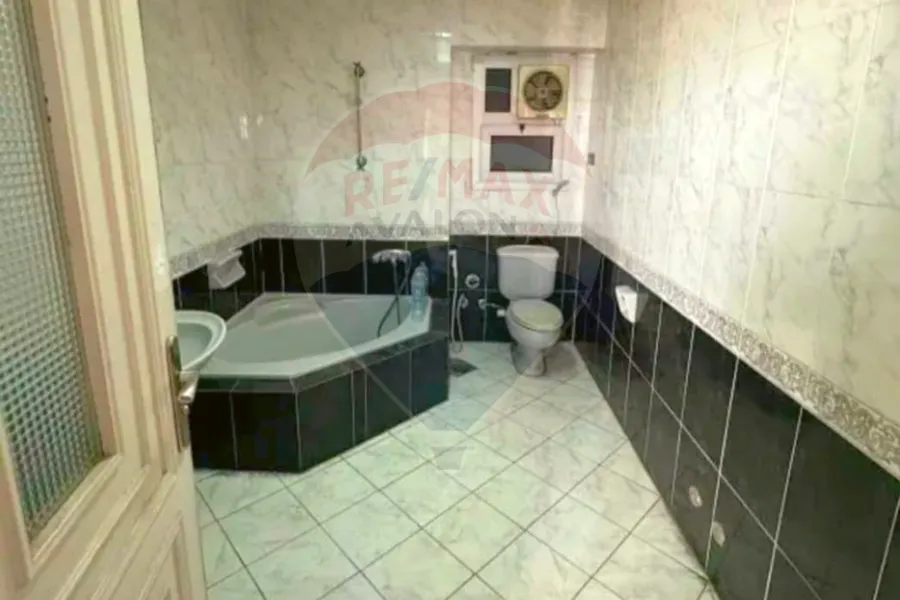 شقة للايجار 176 م سموحة (عمارات الصيادلة)