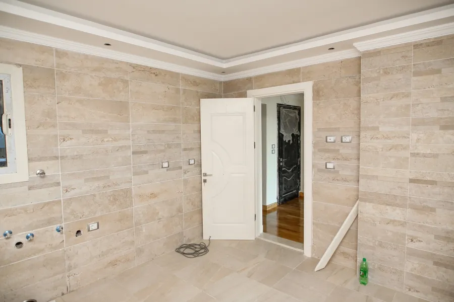 شقة للبيع 316م سموحة (كمبوند أنطونيادس)