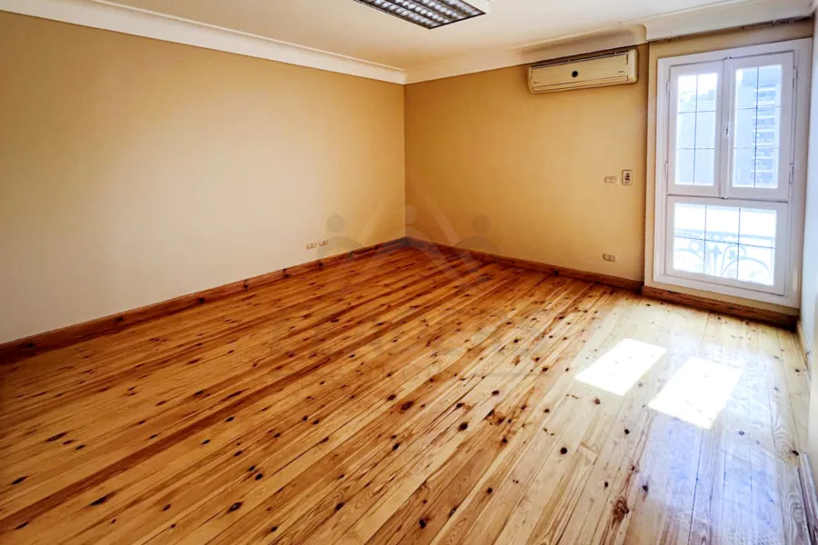 شقة للايجار 186 م سموحه (ش فوزي معاذ)