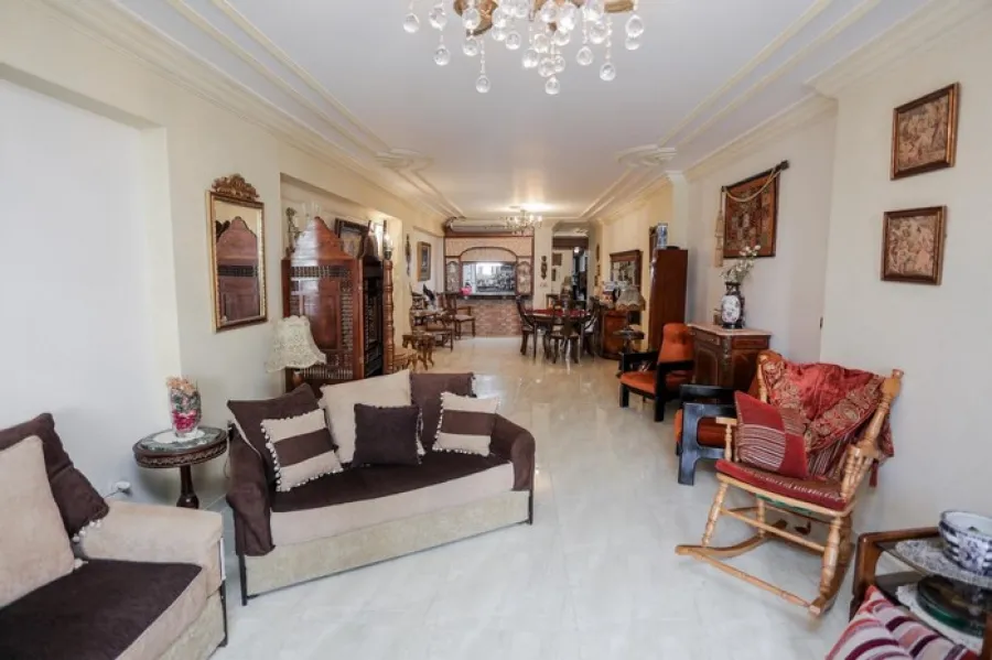 شقة للبيع 180م وابور المياه (وابور المياه خلف بنك CIB)