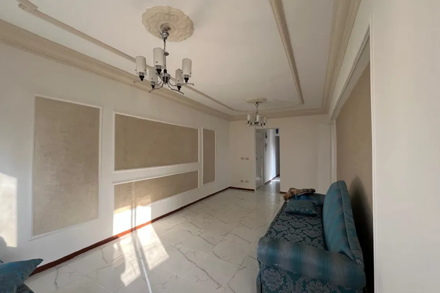 شقة للبيع 120 م سبورتنج (خطوات من ش ابو قير ونادي سبورتنج)