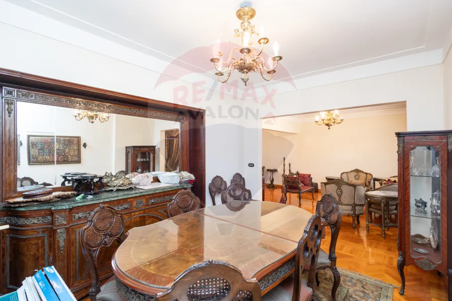 Apartment for sale 216 m Louran (The building on the first row of the sea)