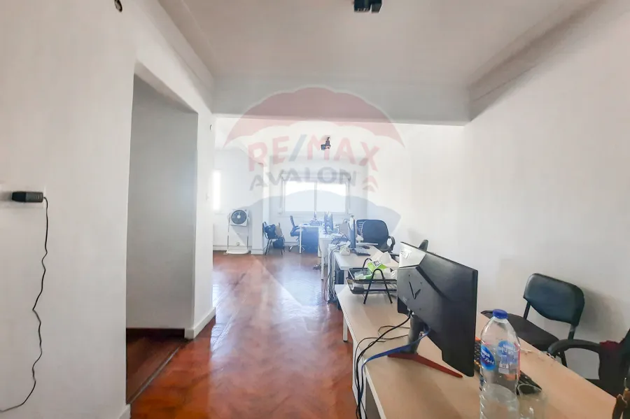 شقة للايجار 130 م كفر عبده (ش خليل الخياط)