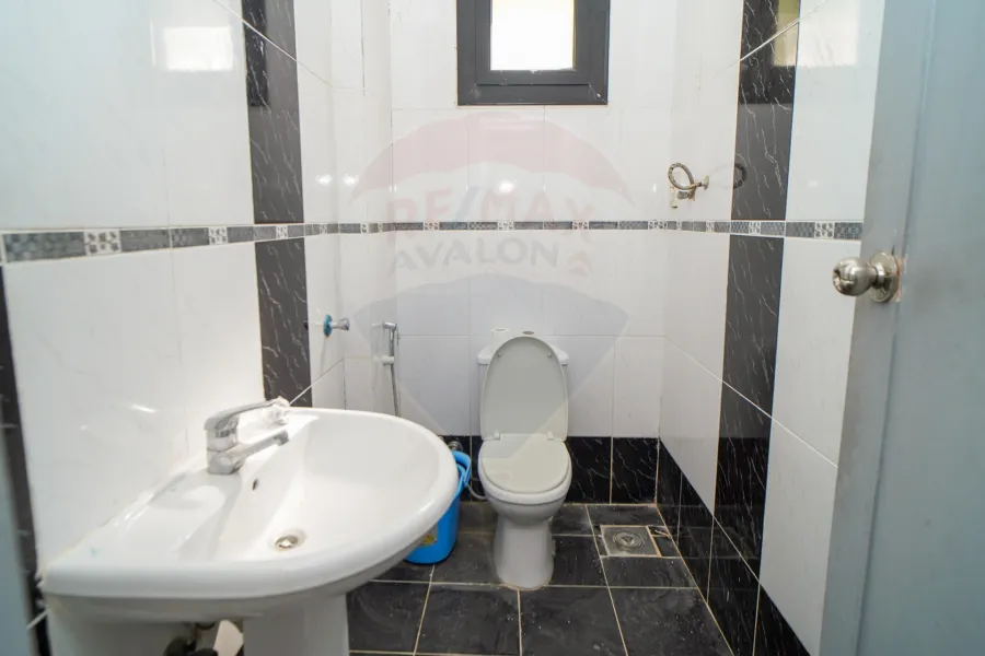 (فرصة إستثمارية) مصنع للبيع 2,164 م برج العرب الجديدة (المنطقة الصناعية الرابعة)