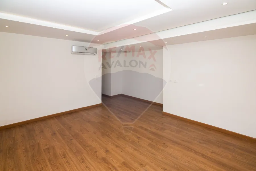 شقة للبيع 215 م رشدي (شارع سوريا - عمارة براند)