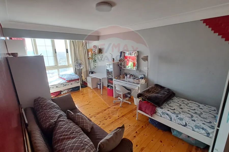 شقة للبيع 200 م مصطفي كامل (خطوات من كوبري كيروسيز سموحة)