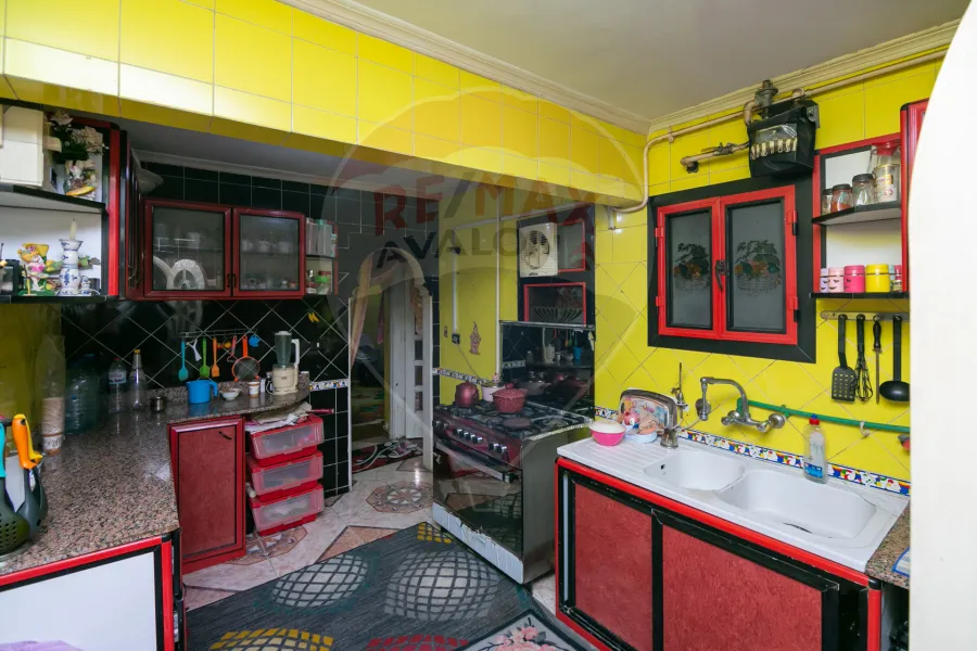 Apartment for sale 250 m Al-Sa'aa (Awlyaa elrahman st.)