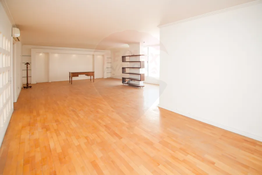 شقة للبيع 270 م كفر عبده (ش الإسماعيلية)