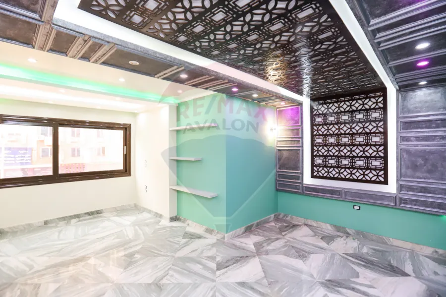 مقر إدارى للبيع 200 م الابراهيمية ( ش ابو قير )