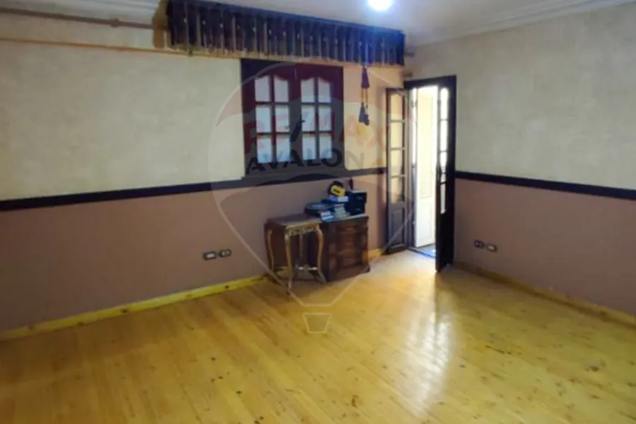 Apartment for sale 230 m Gleem (Moustafa fahmy st. next to elshrouk hospital)