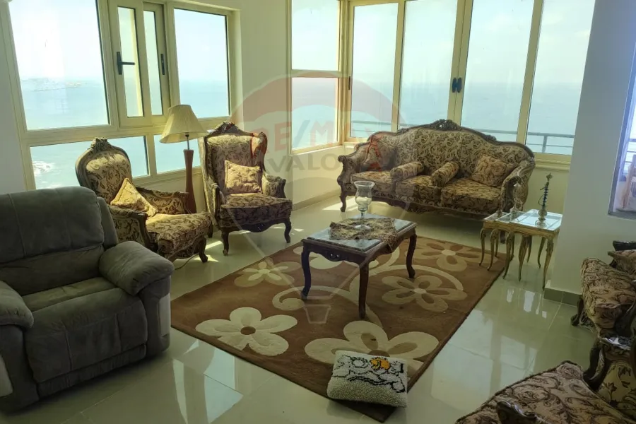 شقه للبيع 330 م الابراهيمية (تاني نمرة من البحر)