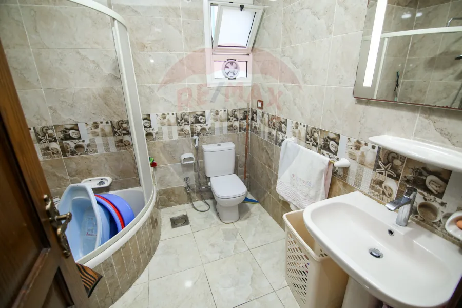 شقة للبيع 165 م رشدي (ش ابراهيم حلمي)