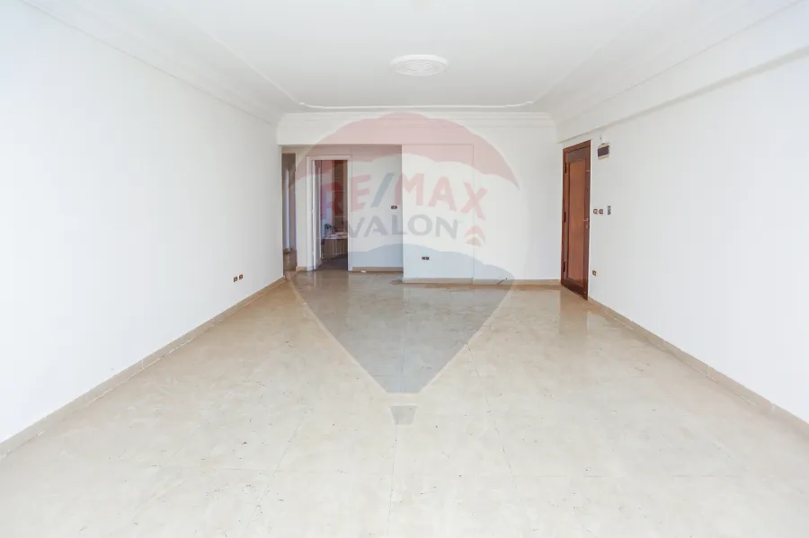 شقة للبيع 190م جليم (شارع ابوقير الرئيسي)