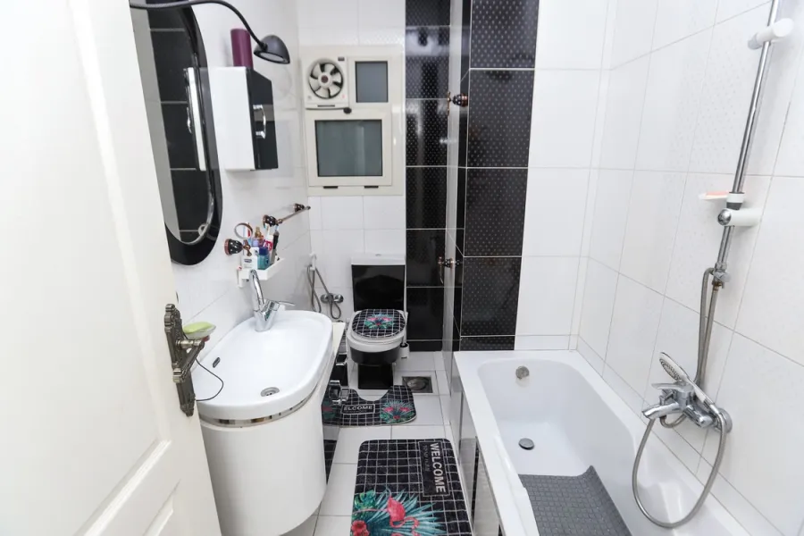 شقة للبيع 169م سموحة (ش توت عنخ آمون-إبراج الكيروسيز)