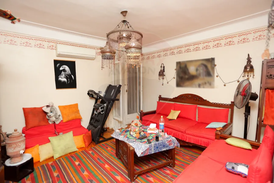 Apartment for sale 200 m Fleming (Branched Abu Qir St. - steps from the tram)