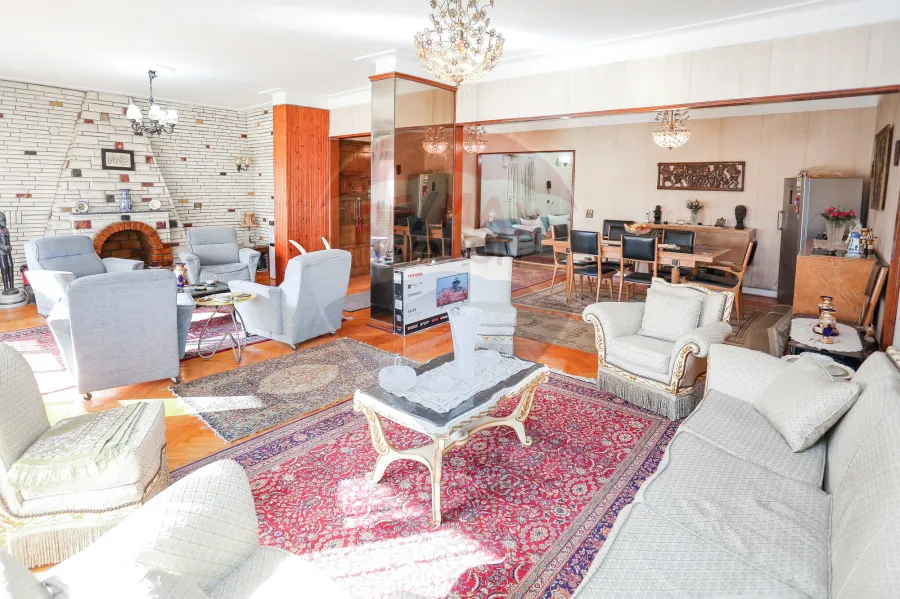 شقة للبيع 205 م صافى كفر عبده ( خطوات من سانت جينى )