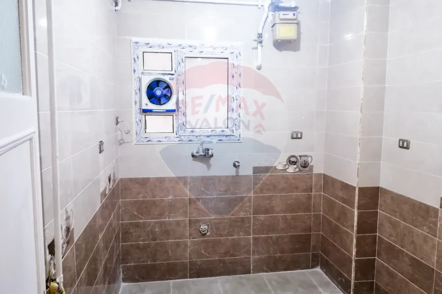 Apartment For Sale 100 m Smouha (Branched from Mostafa Kamel St .)