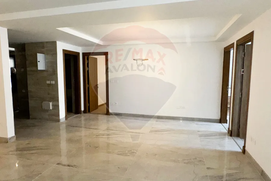 شقة للبيع 169 م سموحة (كومباوند سكاي لاين)