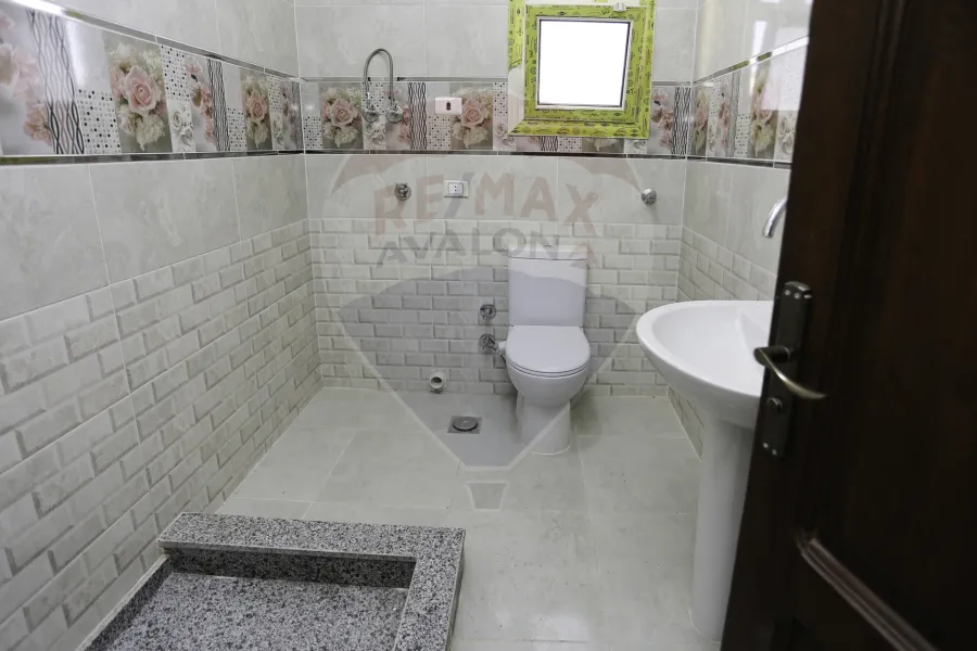 شالية مستقل ارضي بجاردن للبيع (ريم الفلا) 105 م