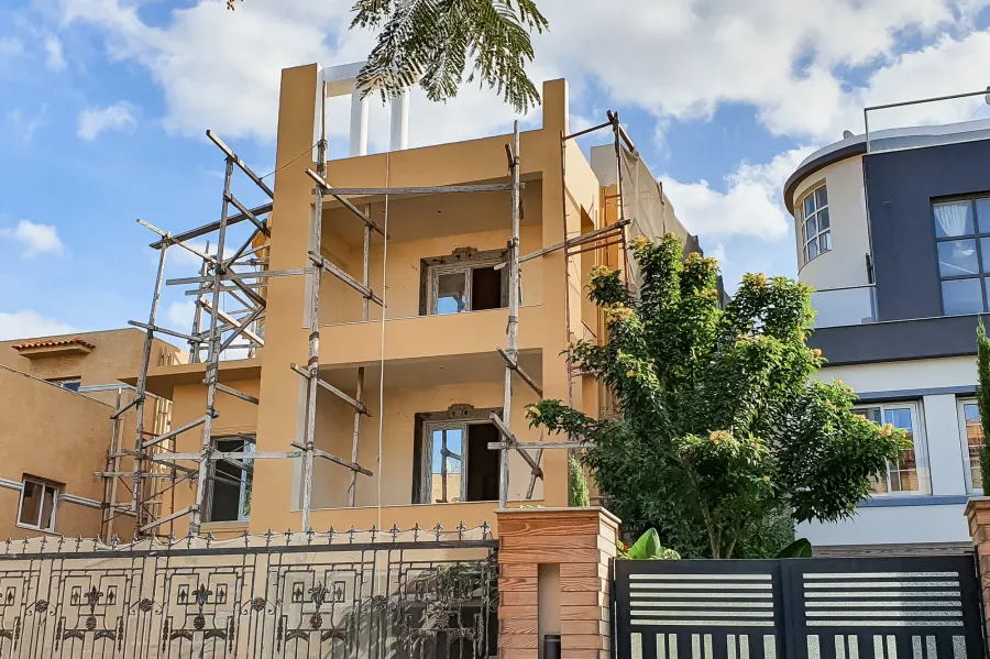 فيلا للإيجار 420م (كومباوند ميروزا)