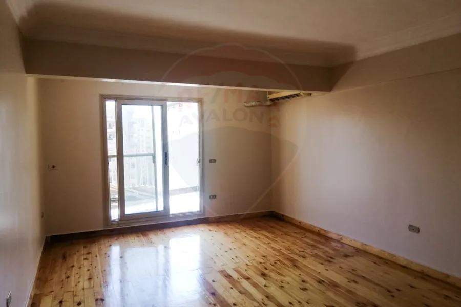 Duplex for rent 300 m Zizinia (on Abu Qir St.)