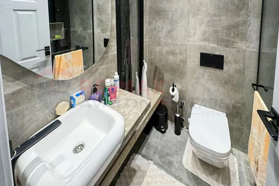 ستاند الون للبيع (مارينا 1) 650 م