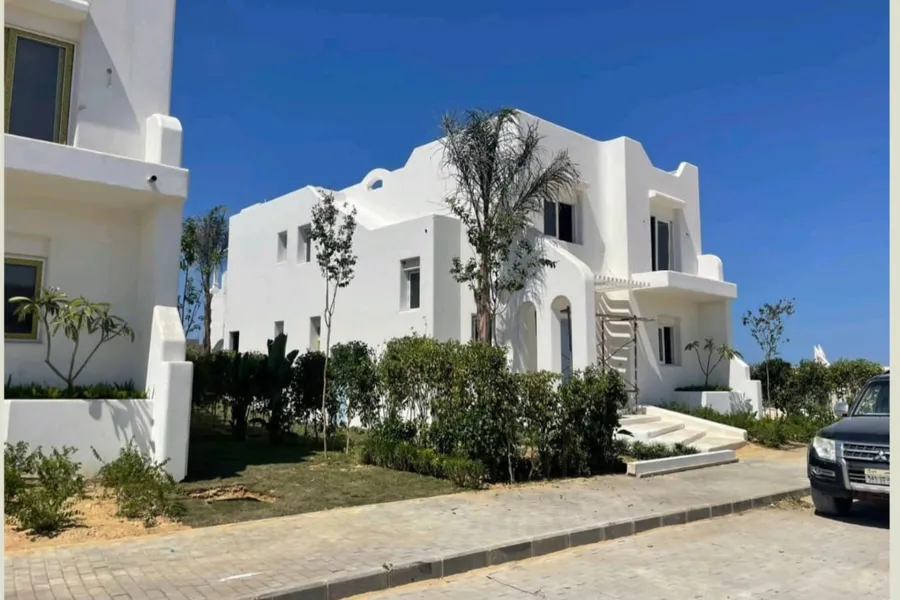 فيلا ستاند الون للبيع (جيفيرا - رأس الحكمة) 375 م