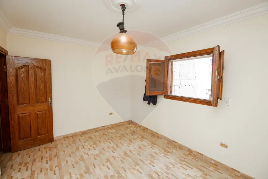 شقة للبيع 192 م الشاطبي (كوبري الجامعة - خطوات من البحر)