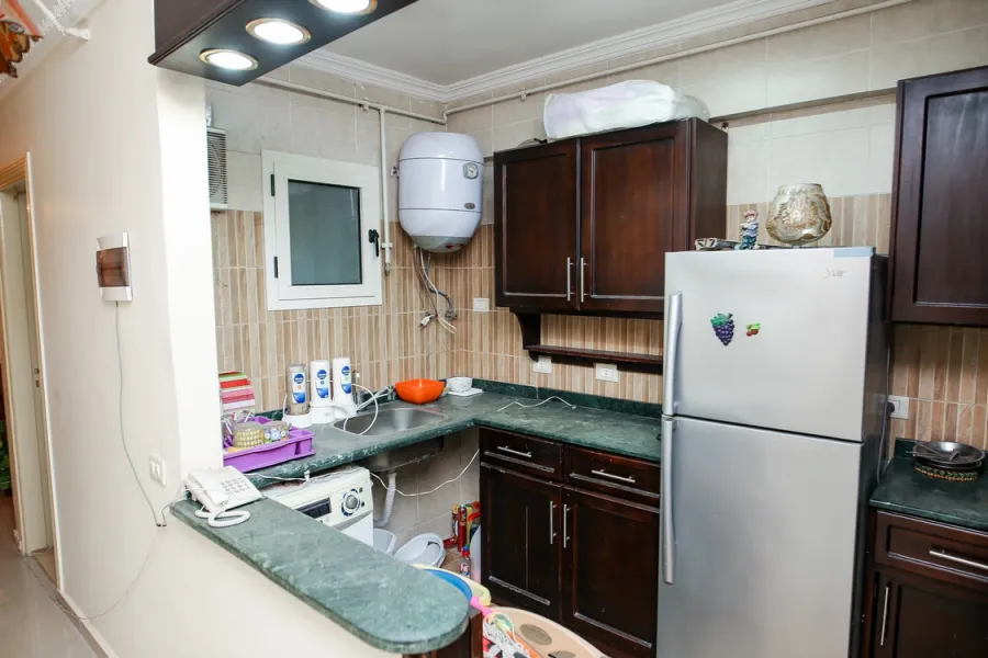 شقة للبيع 135م سيدي جابر (متفرع من ش المشير-خلف فندق المدينة المنورة)