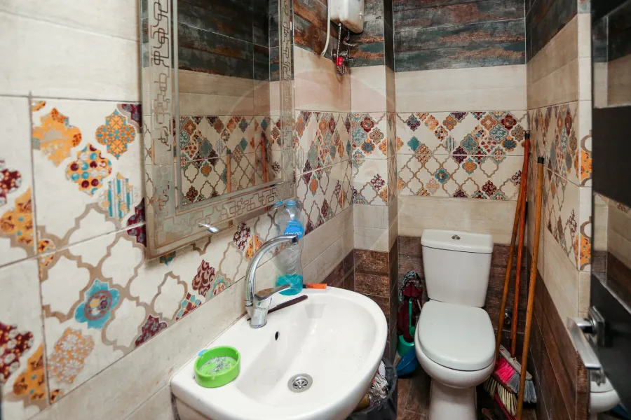 Shop + up floor for Sale 40 m Janaklis (Mortada St)