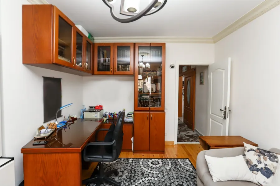 شقة للبيع 169م سموحة (ش توت عنخ آمون-إبراج الكيروسيز)