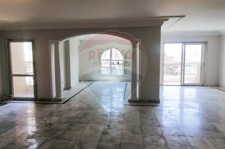 شقه للايجار 270 م سموحه (حي الفيلات )