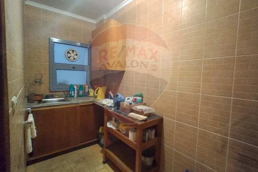 مقر اداري للايجار 65 م سموحة (متفرع من ش فوزي معاذ)