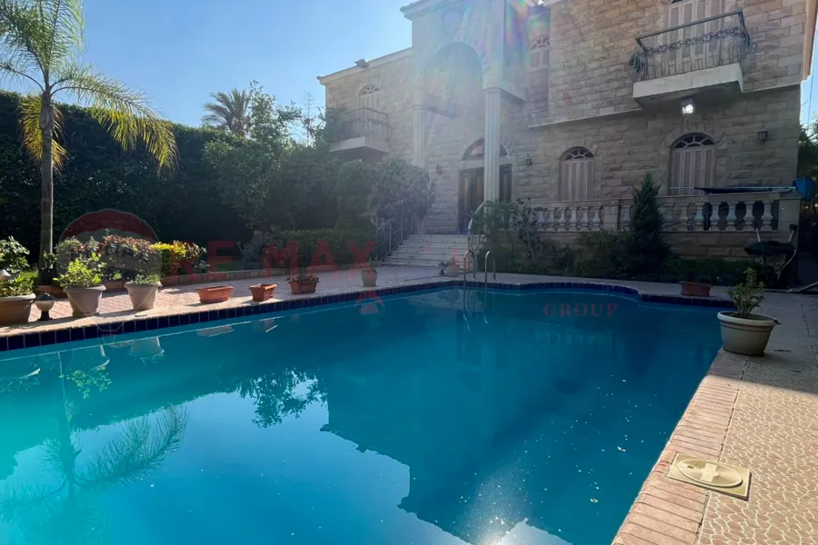 فيلا للبيع كينج مريوط (حي الجمارك - امام ستاد برج العرب) 504 م