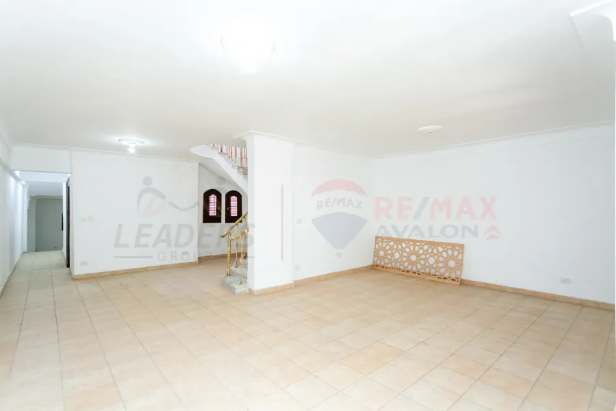 شقة 3 ادوار Triple للبيع 367 م لوران (خلف البنك الاهلي)