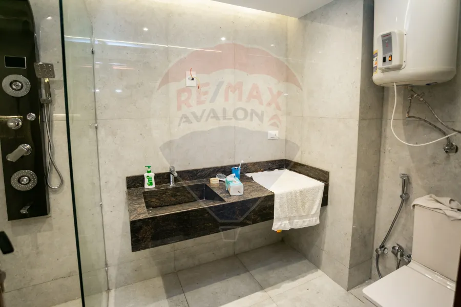 شقة للبيع 245 م سموحه (ش فوزي معاذ الرئيسي)