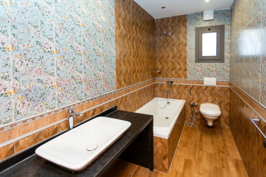 Ground apartment with garden for sale 280 m Kafr Abdo (Steps from Abo Qir St.)