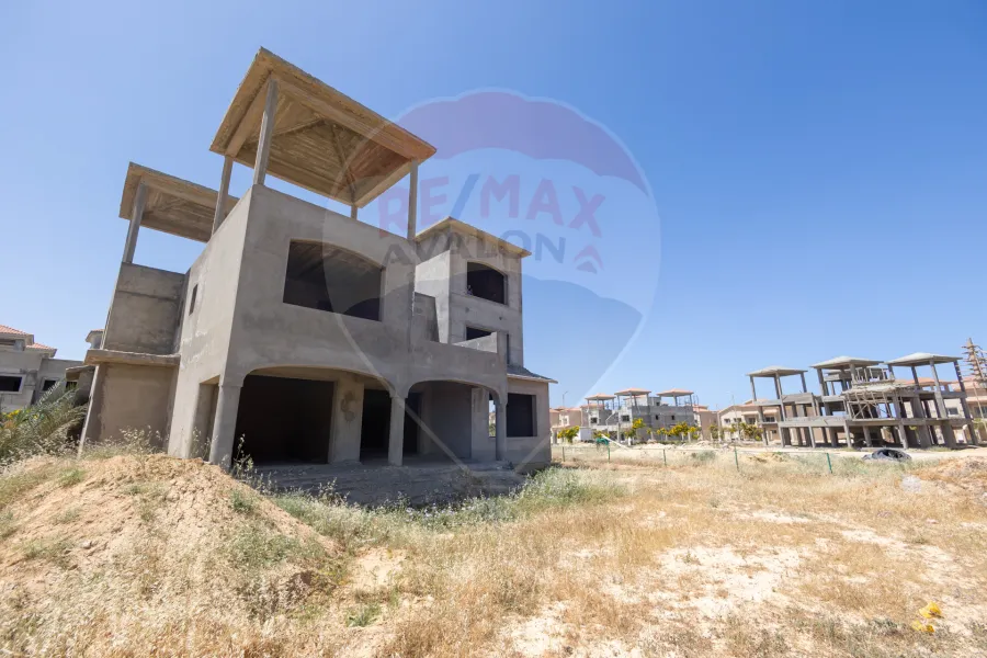 فيلا للبيع كينج مريوط (اليكس ويست - منطقة سانت كاترين نموذج 2) - 884 م