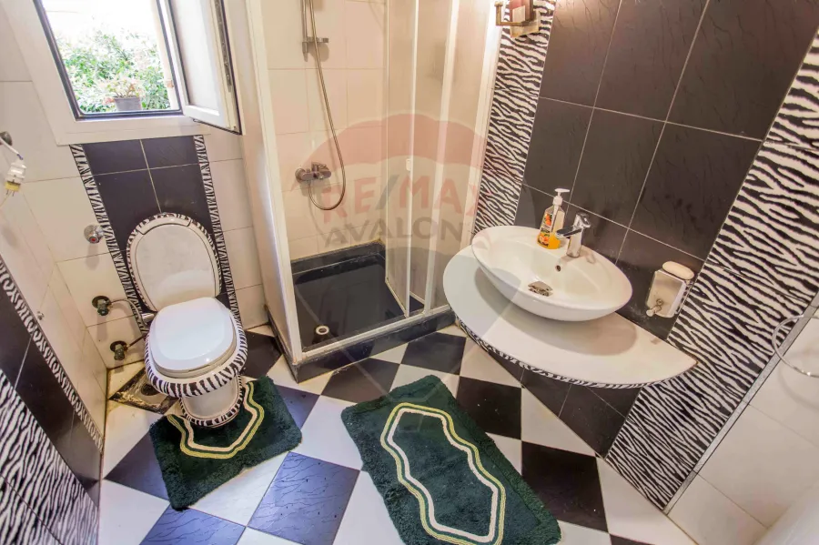 فيلا تريبلكس مفروشة للايجار475 م محرم بك (كومباوند ميروزا بجوار كارفور)