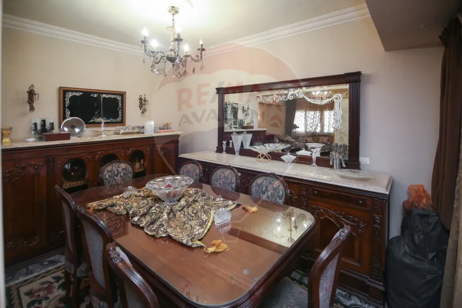 شقة للبيع 300 م سيدي جابر (خطوات من البحر)