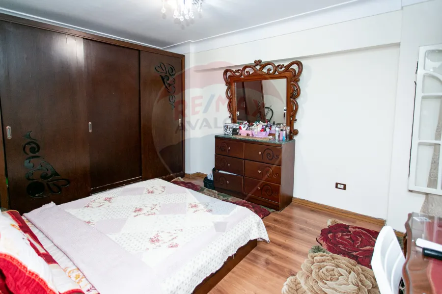 شقة للبيع 125 م  جناكليس (ش مرتضي)