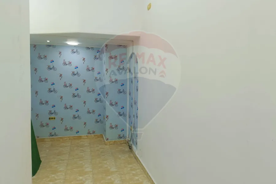 محل للبيع 28 م كفر عبده (خطوات من ش ابو قير)