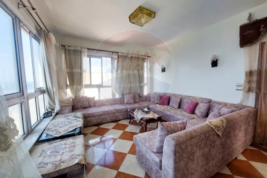 Furnished Apartment for Rent 100m Tharwat (directly on the sea)