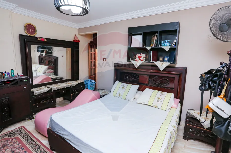 شقة للبيع 117 م زيزينيا (ش رياض)