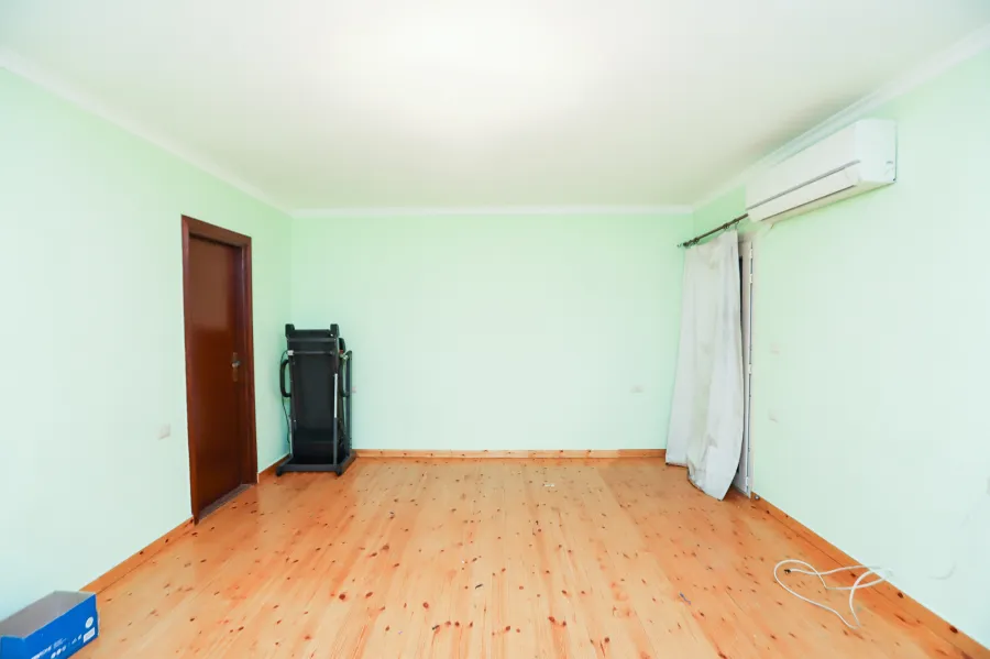 شقة للبيع 195 م مصطفي كامل ( ش ابو قير مباشرة )