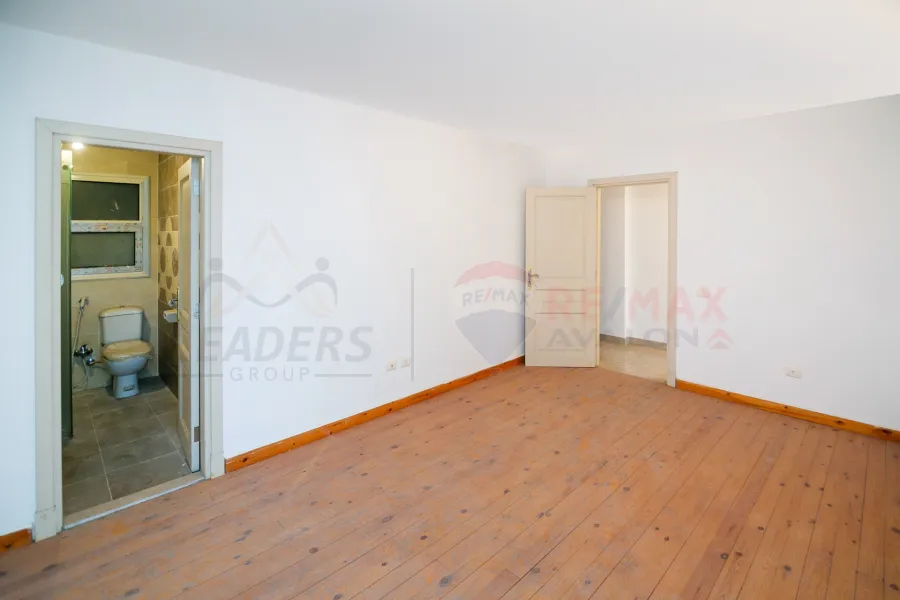 Apartment for sale 150 m Saba Pasha (branched from El Geish Road)