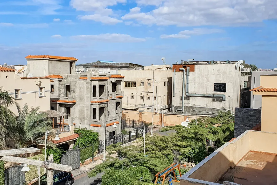 فيلا للإيجار 420م (كومباوند ميروزا)