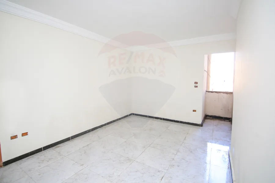 شقه للبيع 150 م جليم (خطوات من ش ابو قير و الترام)