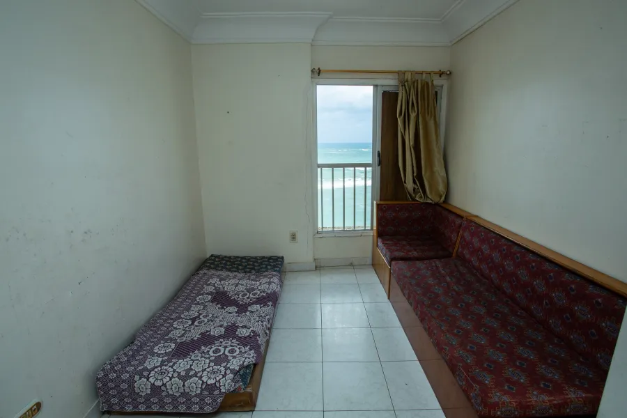 شقة للبيع 135م العصافرة (على البحر مباشرة)